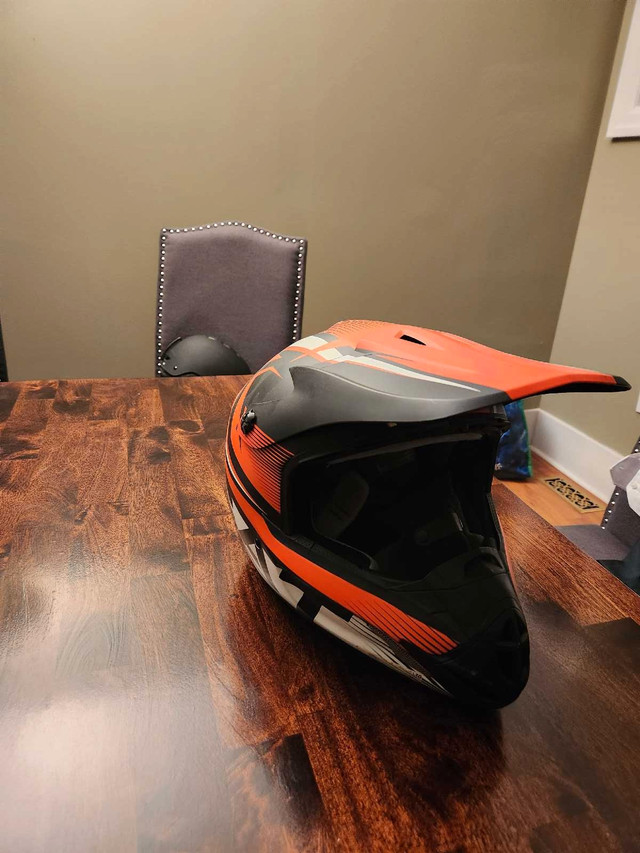 Arctic cat snowmobile helmet (large) in Other in Thunder Bay