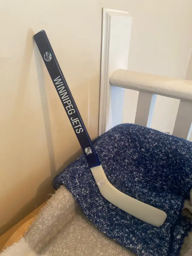 Winnipeg Jets Hockey Stick in Hockey in Winnipeg - Image 2