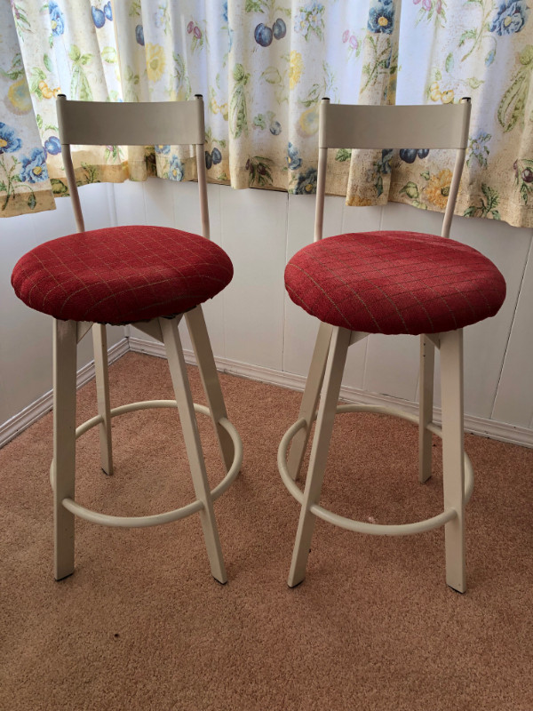 Kitchen swivel stools (2) in Chairs & Recliners in Winnipeg