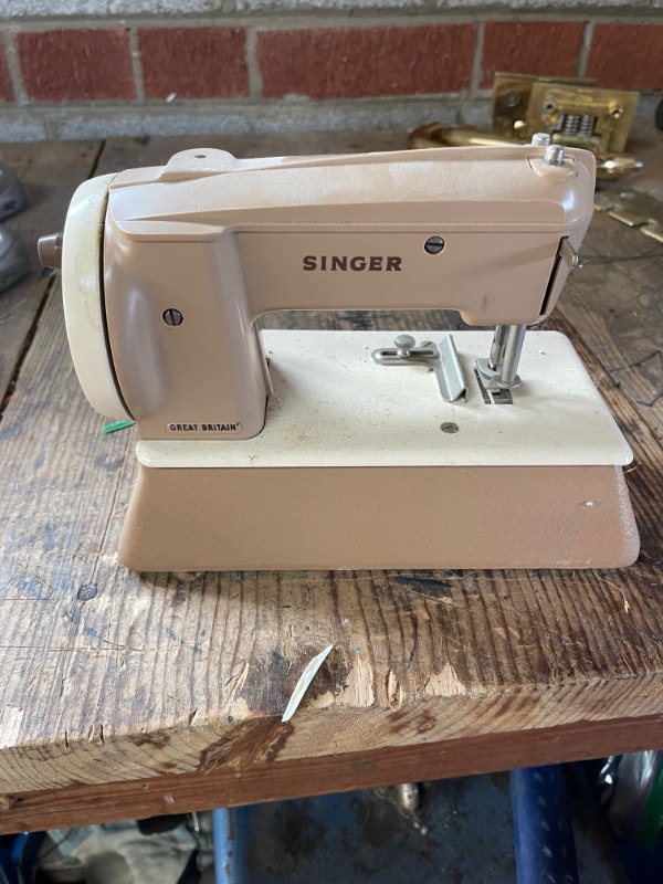 Singer 40K Sewhandy Sewing Machine Hobbies & Crafts City of Toronto