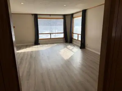 Three bedroom unit, 1 bath located in Bancroft town. One parking spot available, two can made availa...