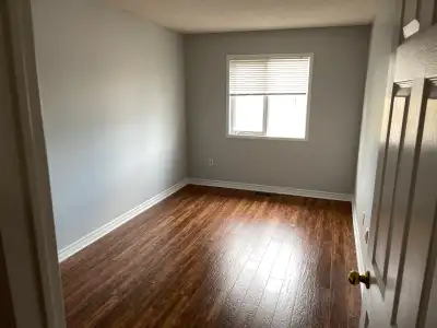 Private Room Upstairs in Brampton