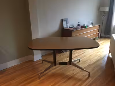 - Style moderne Mid-Century - Dessus Formica (Suède) / base aluminium - peut être utilisée comme tab...