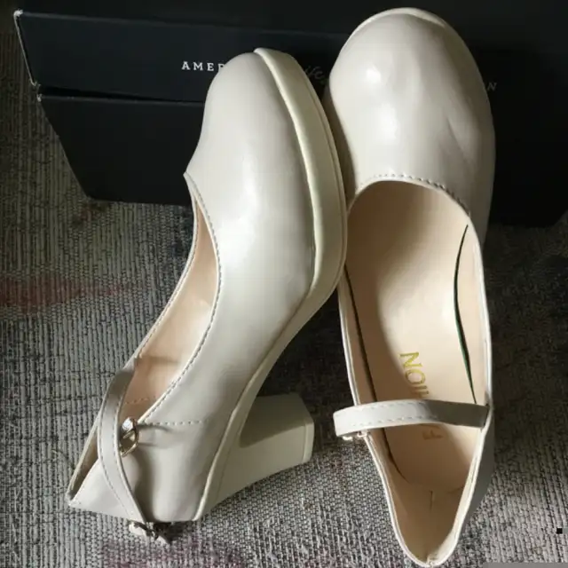 Woman High Heel Dress Shoe in Women's - Shoes in Calgary - Image 3