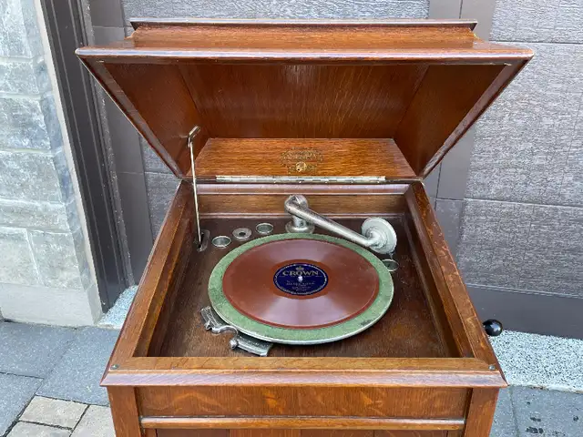 Antique “Columbia” Grafonola (c. 1910;  OAK Casing; Works!) in Other in Mississauga / Peel Region - Image 7