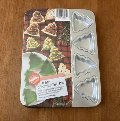 Brand New Vintage Wilton 12-Cavity Petite Christmas Tree Pan, View more