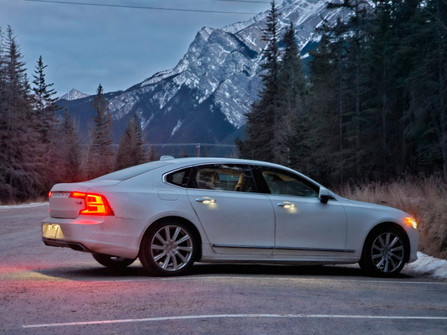 2019 Volvo S90 T6 Inscription AWD – No GST Tax - Low KM in Cars & Trucks in Calgary - Image 3