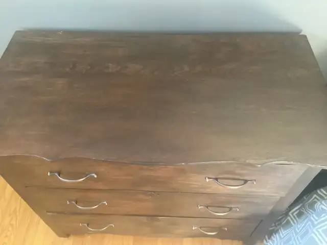 Antique dresser with mirror in Dressers & Wardrobes in Oshawa / Durham Region - Image 4