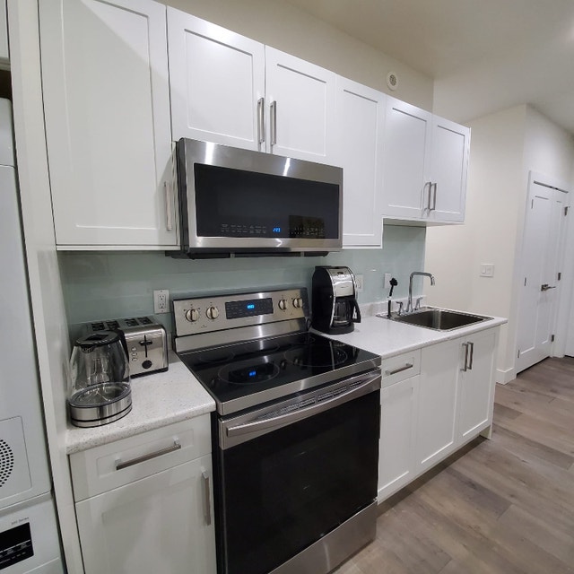 Short/long term Super clean FURNISHED 2 bdr basement apartment Short