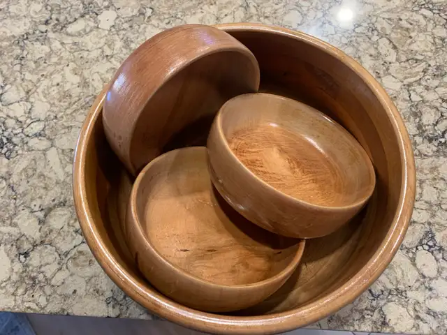 Wooden salad bowl set in Kitchen & Dining Wares in Ottawa - Image 2