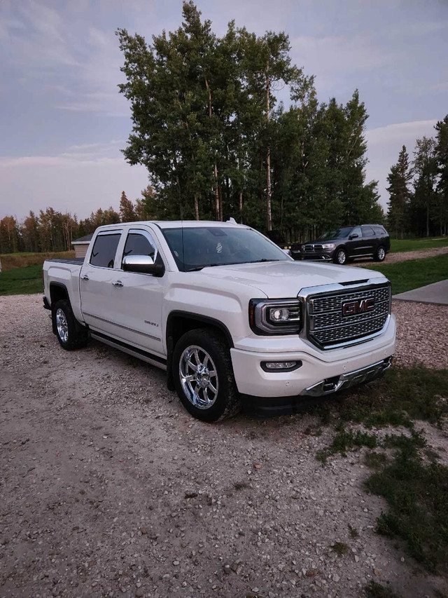 2017 GMC denali ultimate 6.2 engine frosty white exterior ,cocoa in Cars & Trucks in Edmonton