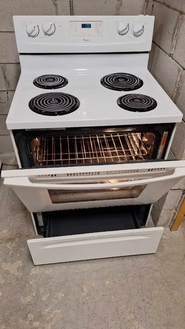 30"Whirlpool Electric stove in Other in Mississauga / Peel Region - Image 2