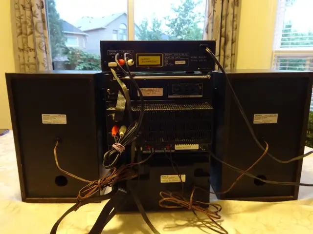 Sony FH-808R five components vintage(1988)mini system for sale in Stereo Systems & Home Theatre in Markham / York Region - Image 8