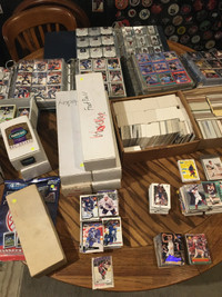 VERY LARGE LOT OF SPORTS CARDS