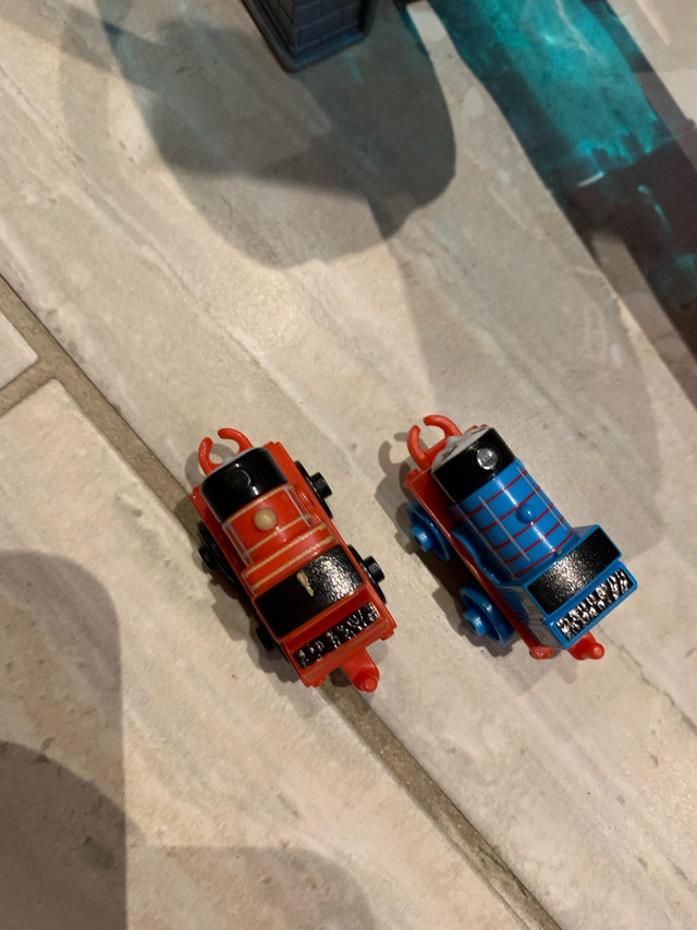 Thomas motorized mini playset  in Toys & Games in London - Image 4