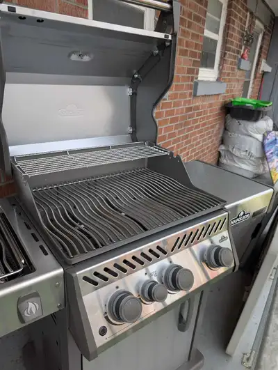 Barbecue Napoleon Rogue 425 pro, View more