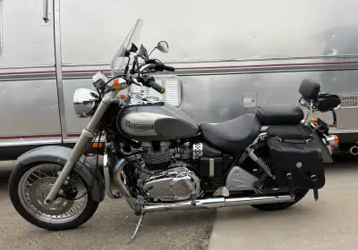 2006 Triumph America with only 25040 km's. Light and nimble but fast, gets up to 160km/hr. to help y...