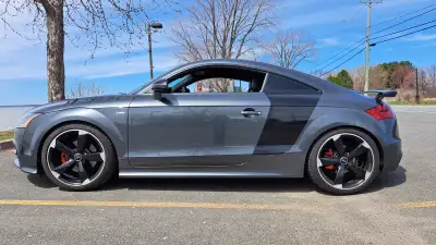 Je vends ma Audi TT 2013 S-Line Compétition Quattro (à traction intégrale) et parfaite condition. Tr...