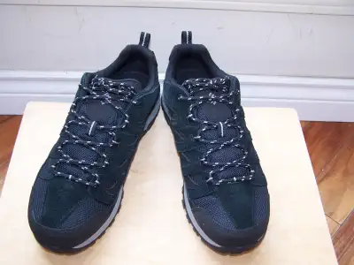 Columbia men’s Crestwood wide width hiking sneaker size 10 new, View more