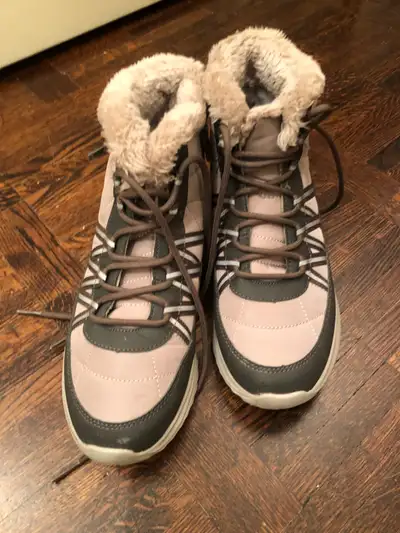 $20 size 6.5 Cheeks Body Fit Boots With Energy Pad at bottom!, View more