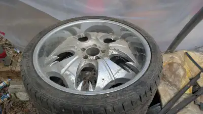 Set of four 22-in dragon chrome wheels with new Summer tires Wheels will fit any Chrysler or Dodge c...