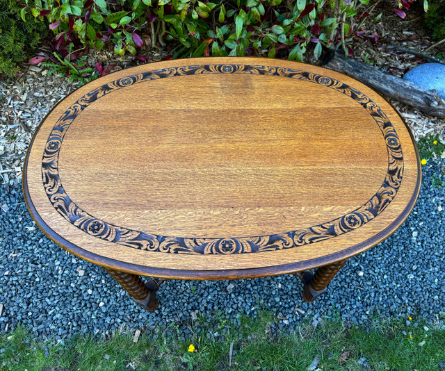 Antique Solid Oak Barley Twist Dining Table in Dining Tables & Sets in Victoria - Image 3