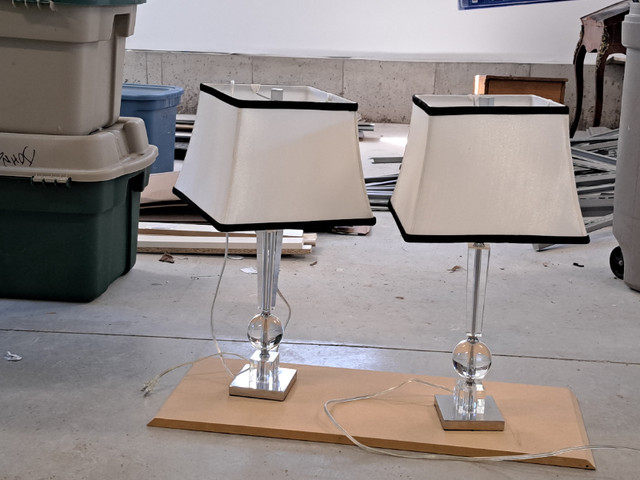 2 lamps like new in Indoor Lighting & Fans in Trenton - Image 2