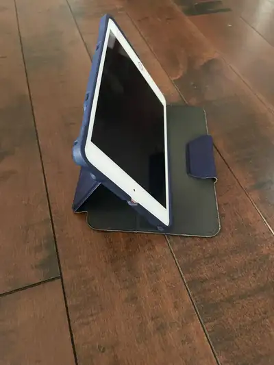 Rose Gold IPad Mini 5 64 gb , View more