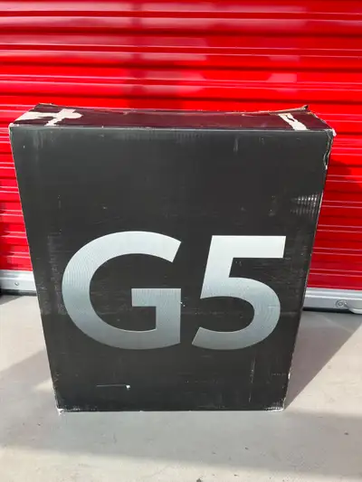 Apple G5 Empty Computer Shipping Box. I used this to move my G4 which fitted nicely. Missing the top...