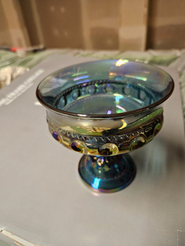 Carnival glass pedestal bowl in Arts & Collectibles in Prince Albert