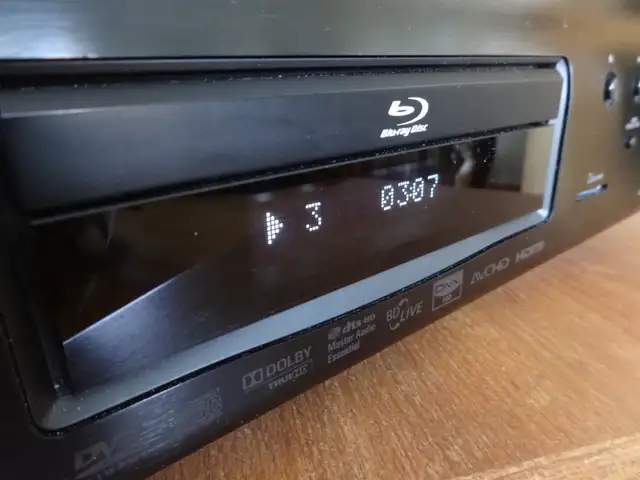 Denon DBP-2010CI Blu-ray,DVDs,CDs,JPEG CDs,MP3s and DivX player in Stereo Systems & Home Theatre in Markham / York Region - Image 4
