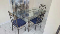 Free glass table