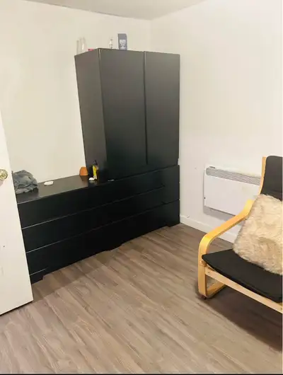 Fully furnished room available in a shared family house.. Shared bathroom Fridge Washer and dryer Wi...