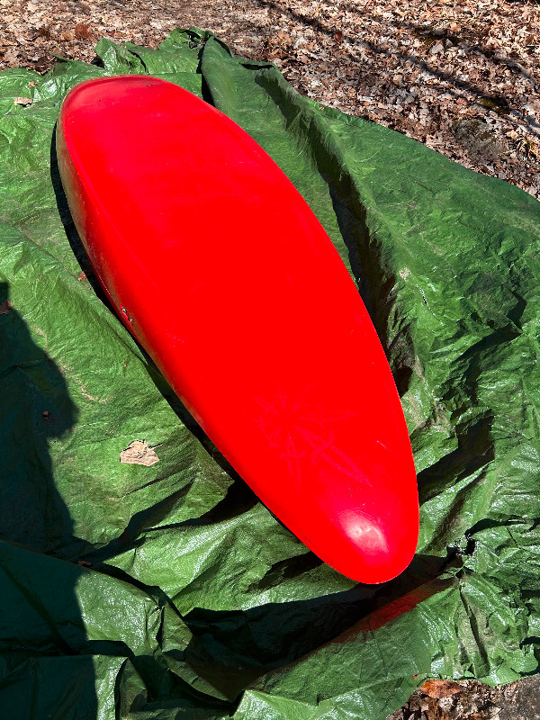 NEVER USED Dagger Mamba 8.6 whitewater kayak. in Water Sports in Kawartha Lakes - Image 4
