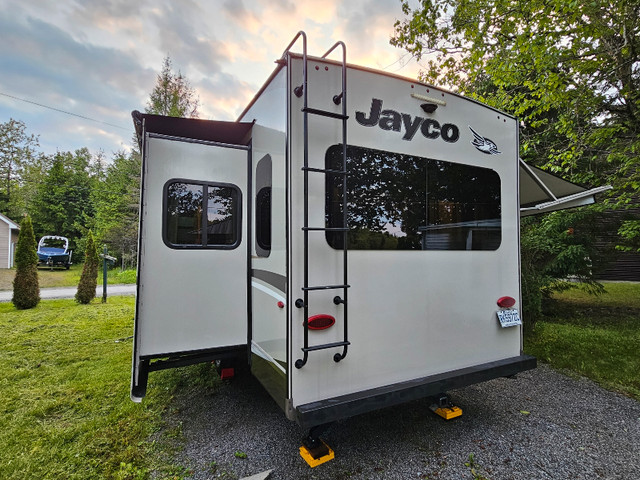 Fifth wheel Jayco Eagle HT 2018 dans Caravanes classiques  à Sherbrooke - Image 3