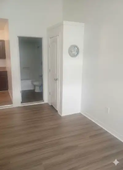 Unfurnished studio/bachelor apartments available immediately, with big windows and incredible high c...