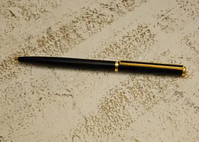 RARE VINTAGE DUNHILL BALLPOINT PEN IN FINE LACQUER, GILDED CLIP/TOP & TIP, HIGH END DESIGN , MADE IN...