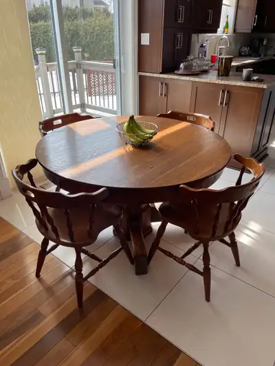 Table et Chaises Antiques, View more