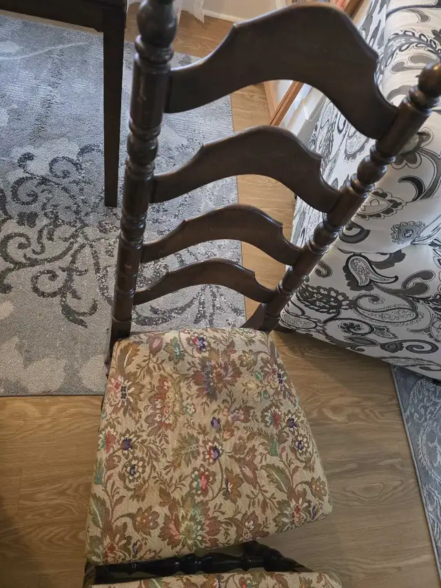 4x Kitchen table chairs in Dining Tables & Sets in Sarnia - Image 3