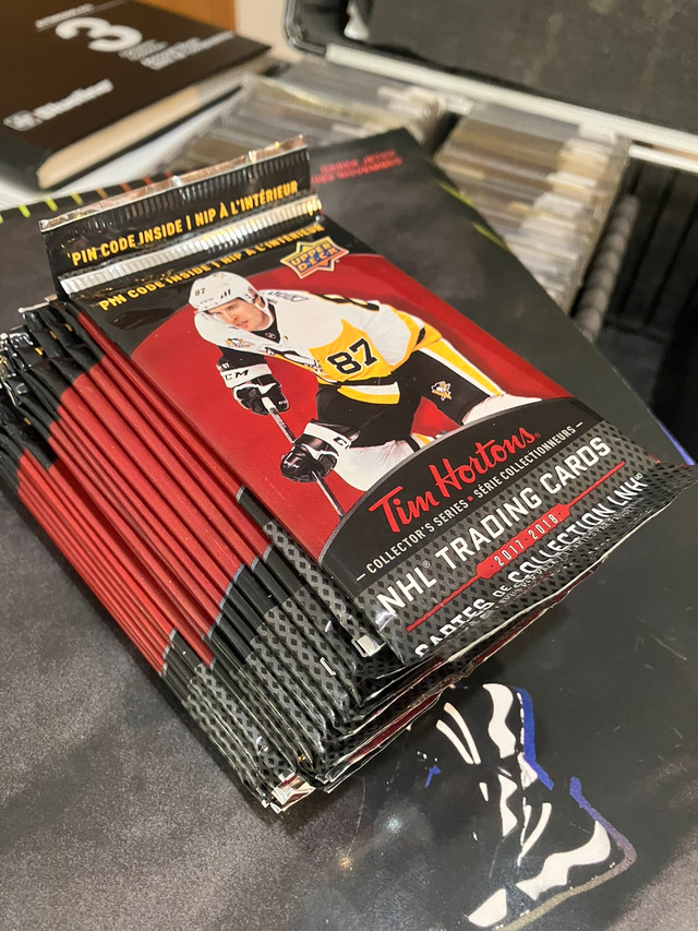 Cartes Hockey 2017-18 22 paquets dans Art et objets de collection  à Ville de Montréal