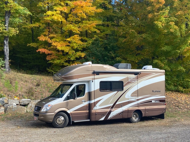 2012 mercedes winnabego Navion 12j | RVs & Motorhomes | Renfrew | Kijiji