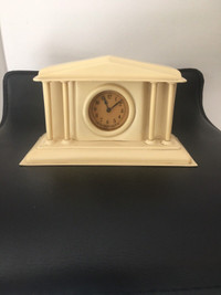 Antique the -par-a-lux clock co table top winding clock.