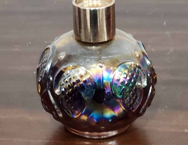 Avon Perfume Bottle in Arts & Collectibles in Kitchener / Waterloo