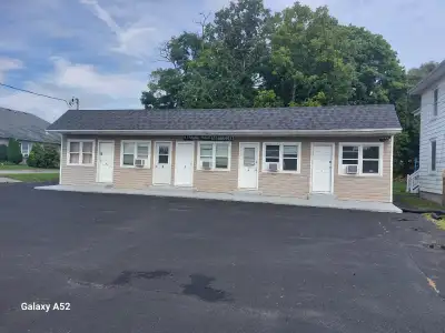 Motel room available for one occupant. with full washroom. Included Wi-Fi, fridge, Microwave, No bed...