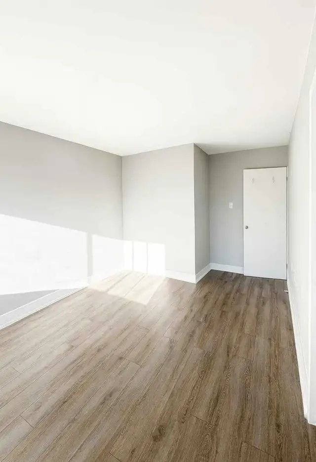 Prime Downtown location – 4½ René-Lévesque Blvd & St-Marc St | Long ...