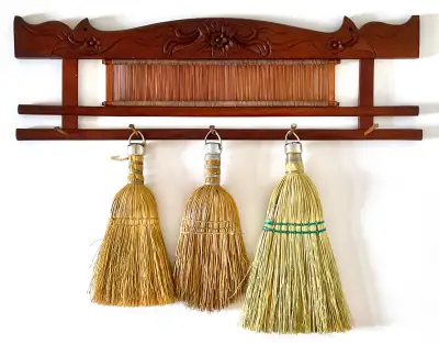 Vintage. Collection. Magnifique patère murale en bois, View more