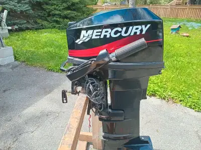 Lightly used. Has a scratch on cover from storage wear. 25EL. Electric/pull start 2 stroke long shaf...