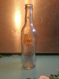 Rare vintage Frostie soda pop bottle 10oz bottled in Lachine Que