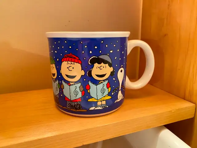 Christmas Mug (NEW) Ceramic Peanuts 20 oz. BARGAIN!