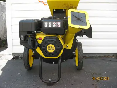 PERFECT MINT CONDITION, THIS IS $880 + TAXES AT CANADIAN TIRE, USED ONE TIME, 223CC FOUR STROKE ENGI...